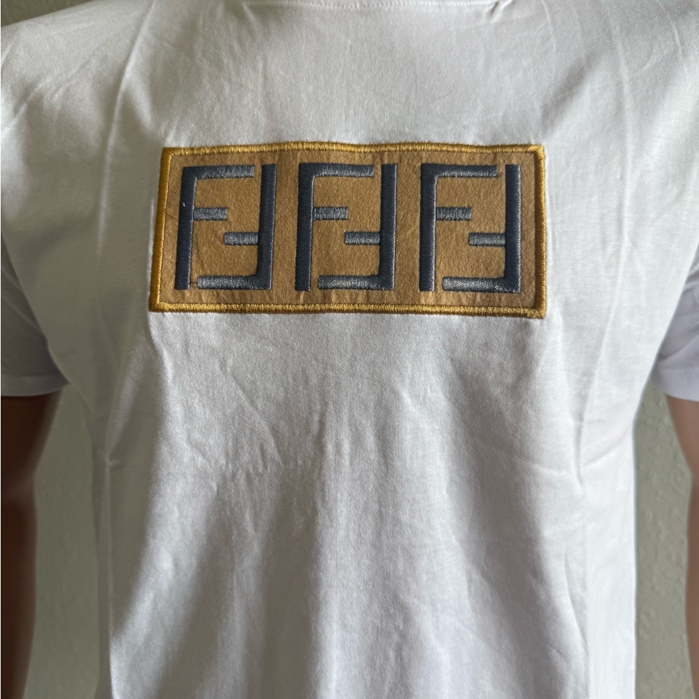 Fendi White T-Shirt with Gold Accent size M - Picture 2 of 4